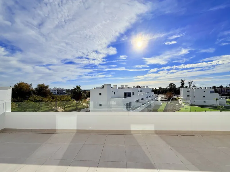 **Penthouse for Sale in Cancelada, Estepona - Your New Home Awaits**