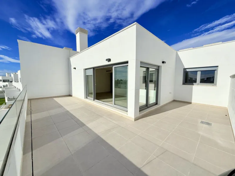 **Penthouse for Sale in Cancelada, Estepona - Your New Home Awaits**