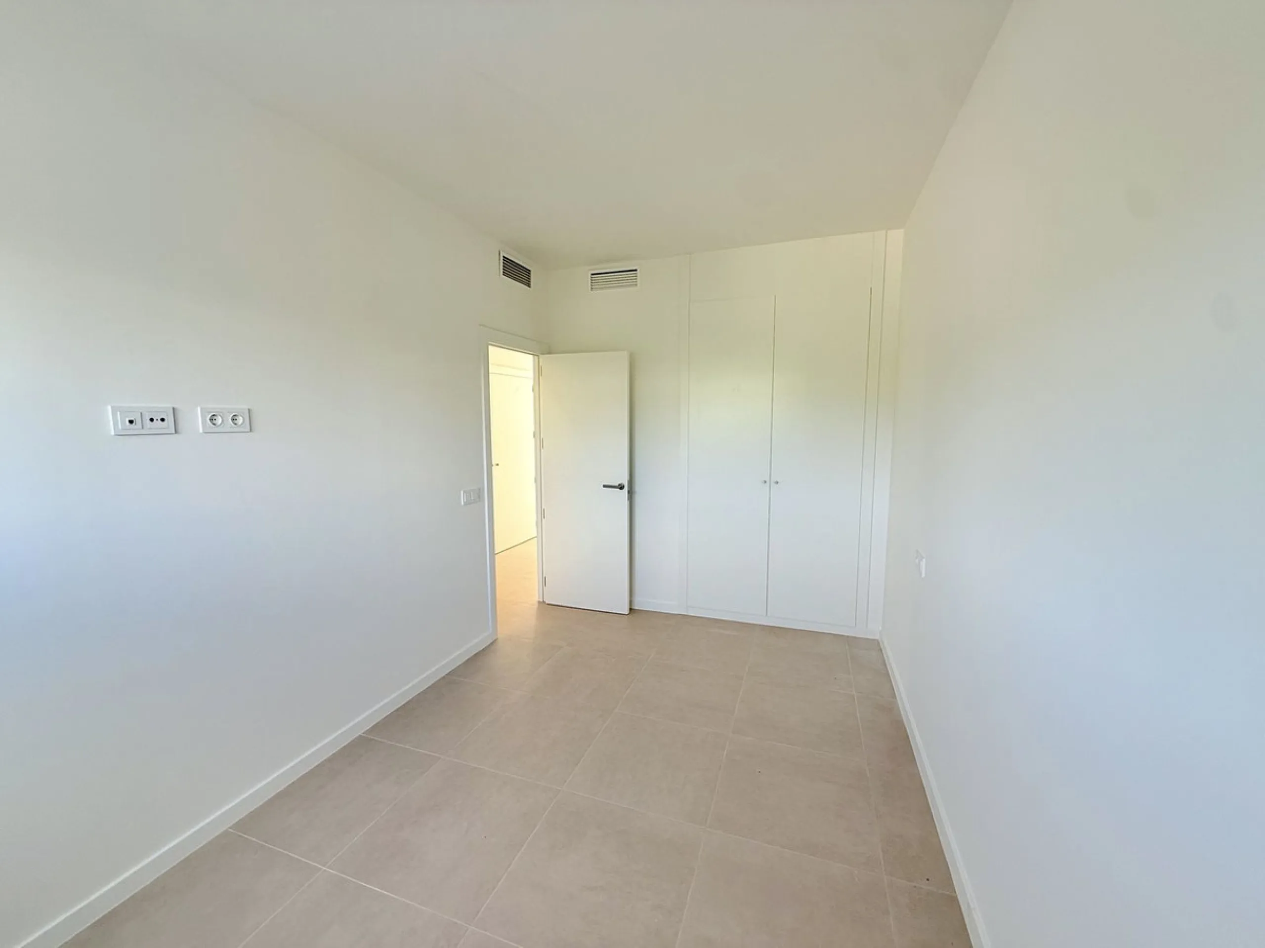 **Penthouse for Sale in Cancelada, Estepona - Your New Home Awaits**