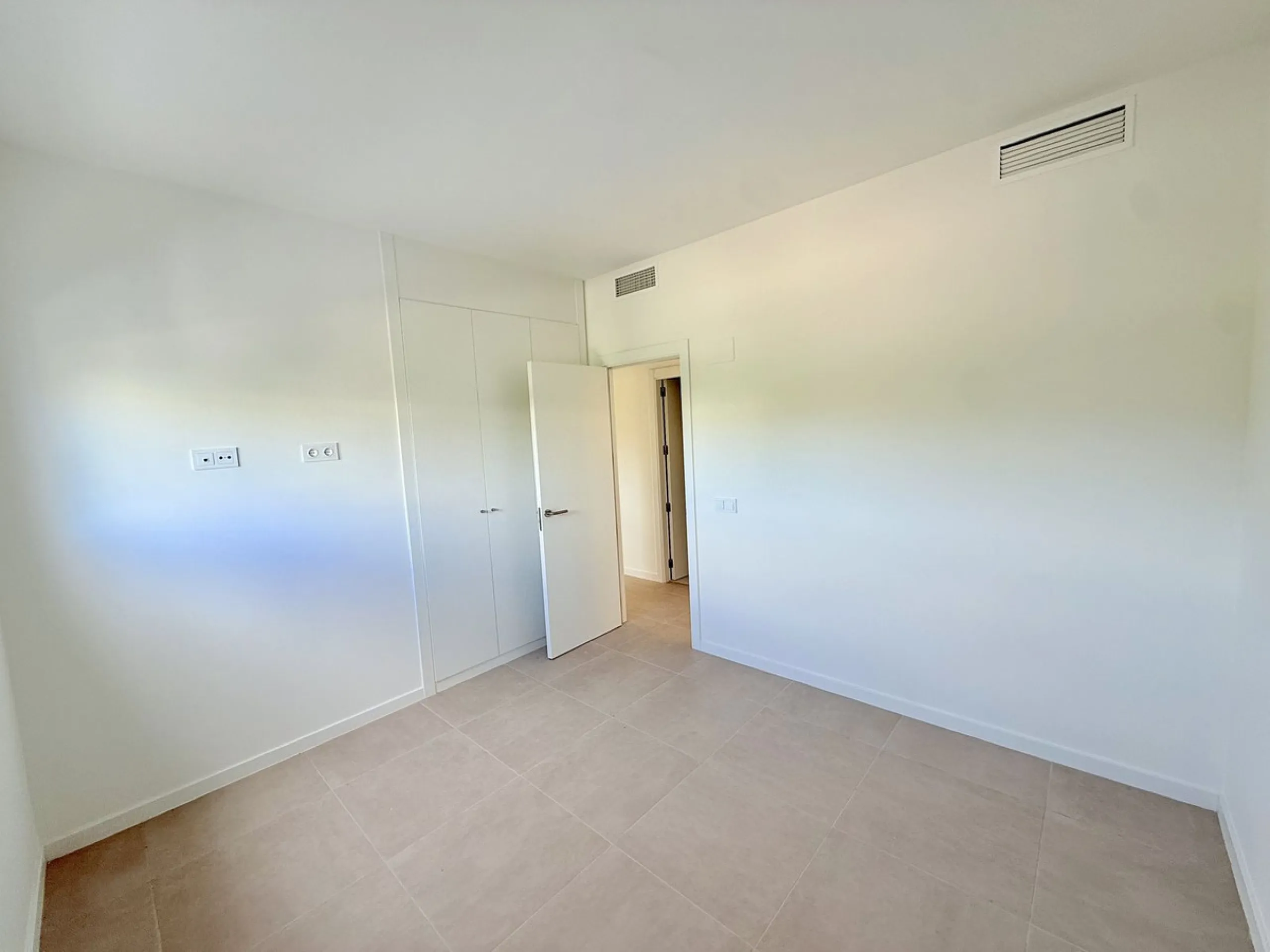 **Penthouse for Sale in Cancelada, Estepona - Your New Home Awaits**