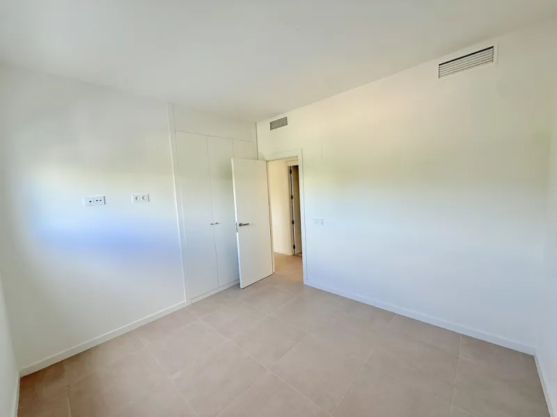 **Penthouse for Sale in Cancelada, Estepona - Your New Home Awaits**