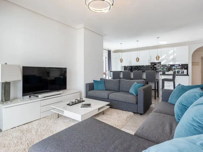 Stunning 3-Bedroom Corner Apartment in La Maestranza, Nueva Andalucía