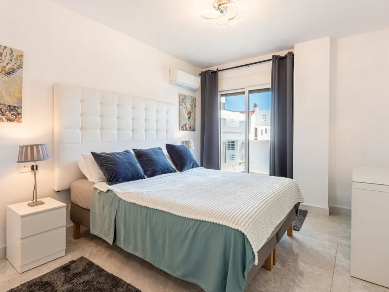Stunning 3-Bedroom Corner Apartment in La Maestranza, Nueva Andalucía