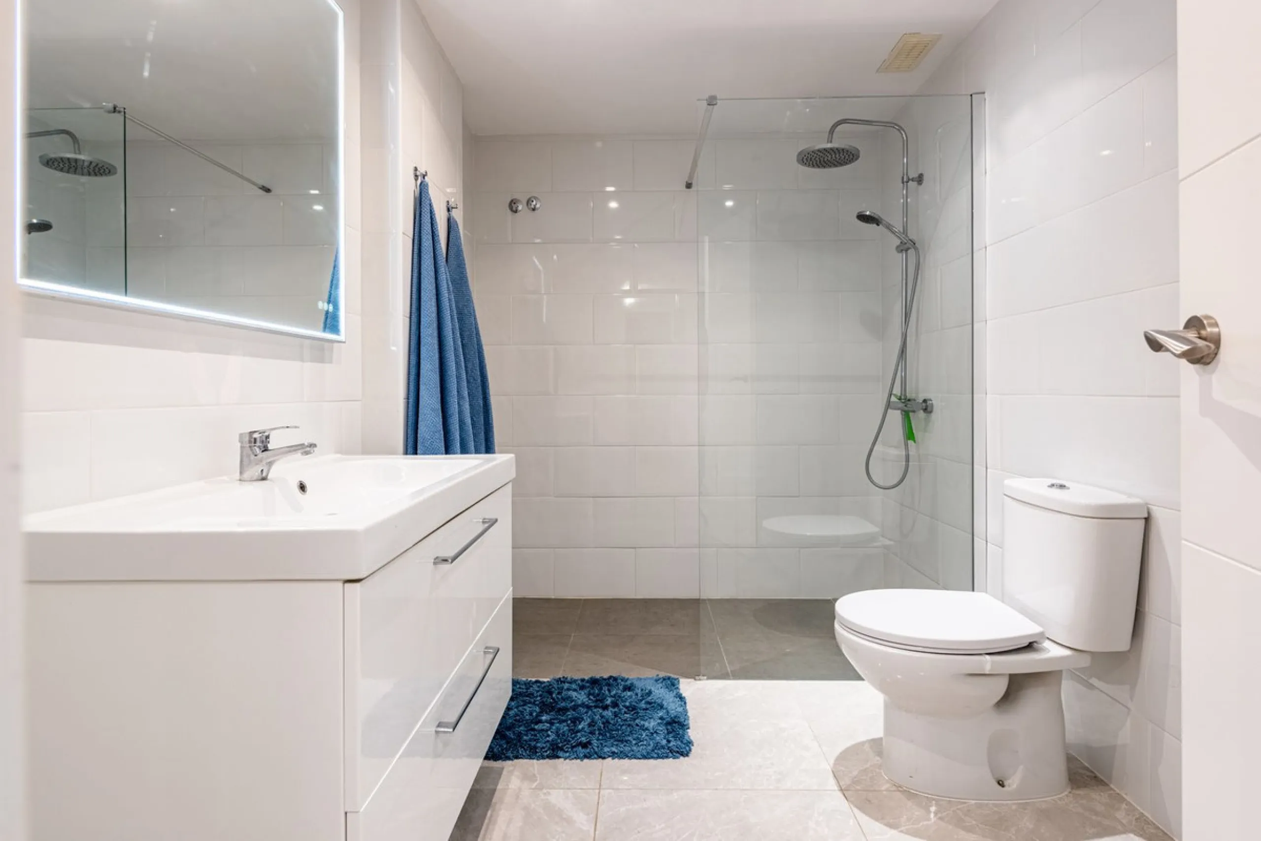 Stunning 3-Bedroom Corner Apartment in La Maestranza, Nueva Andalucía