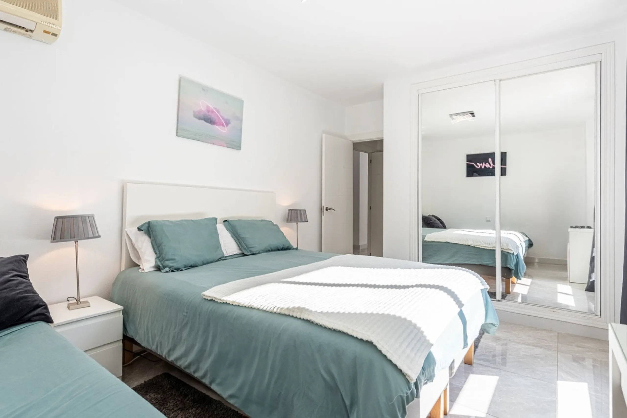 Stunning 3-Bedroom Corner Apartment in La Maestranza, Nueva Andalucía