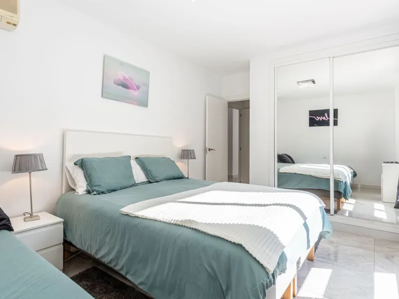 Stunning 3-Bedroom Corner Apartment in La Maestranza, Nueva Andalucía