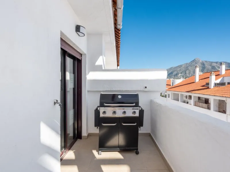 Stunning 3-Bedroom Corner Apartment in La Maestranza, Nueva Andalucía