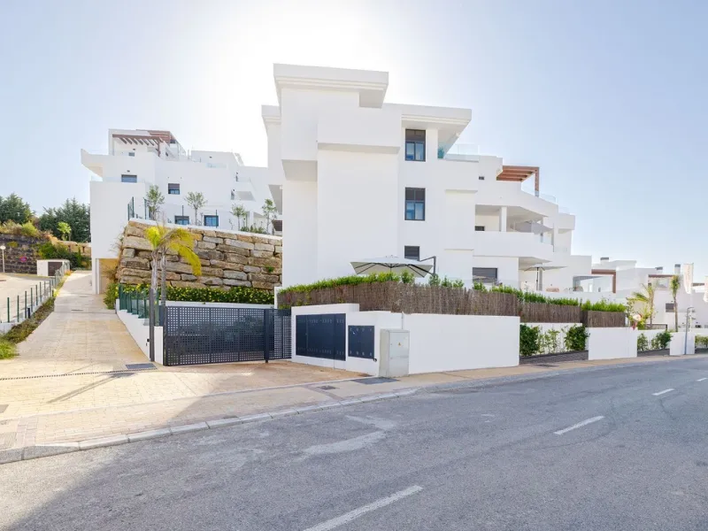 Exclusive Apartment in Casares Golf Garden