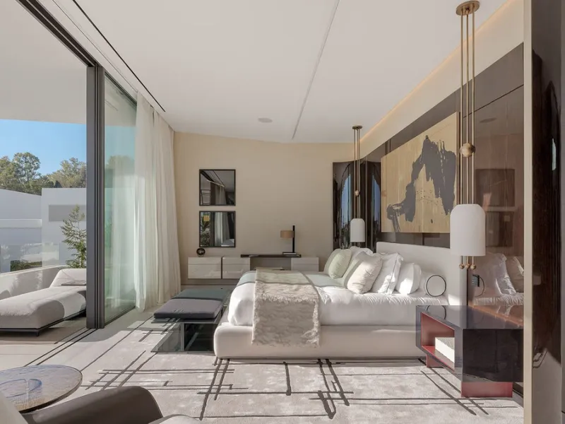 House - Semi-Detached House в продаже в Marbella, Málaga. В доме 4 спален и 5 ванных комнат. Площадь дома 693 м²