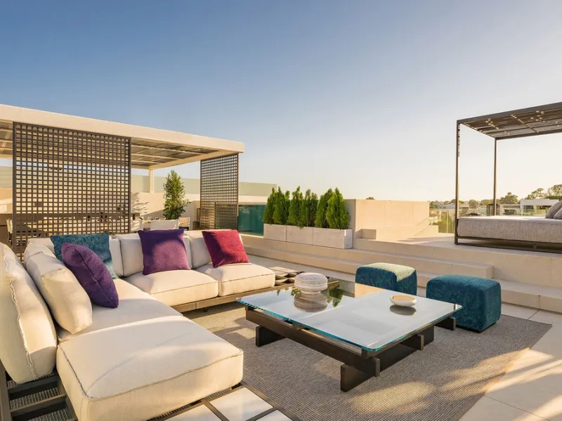 House - Semi-Detached House в продаже в Marbella, Málaga. В доме 4 спален и 5 ванных комнат. Площадь дома 693 м²