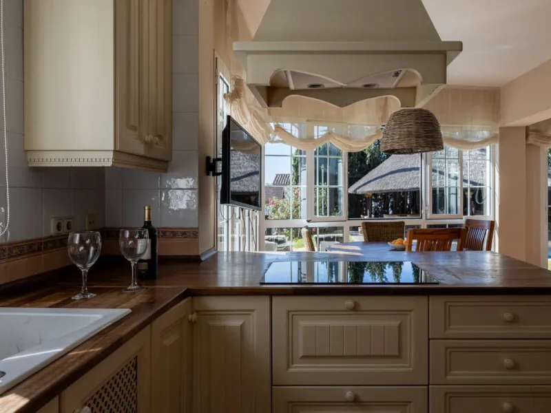Immaculately presented 4 bedroom villa on the prestigious urbanisation of Mijas Golf.