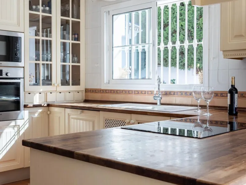 Immaculately presented 4 bedroom villa on the prestigious urbanisation of Mijas Golf.