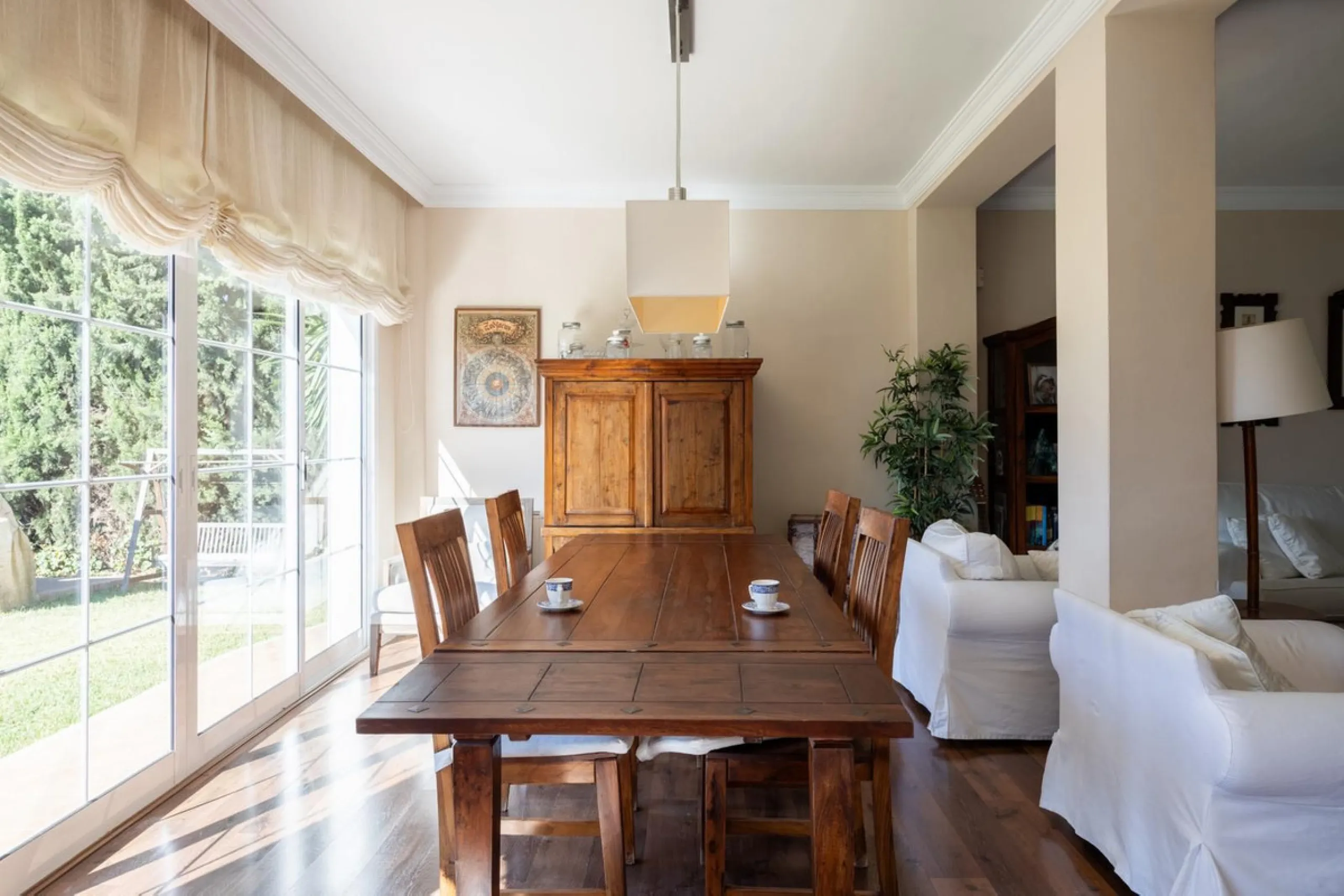 Immaculately presented 4 bedroom villa on the prestigious urbanisation of Mijas Golf.