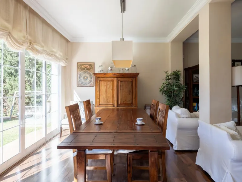 Immaculately presented 4 bedroom villa on the prestigious urbanisation of Mijas Golf.