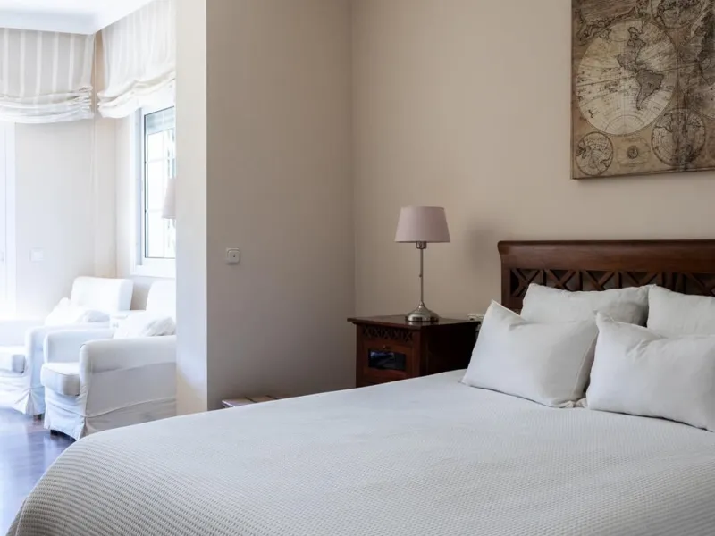 Immaculately presented 4 bedroom villa on the prestigious urbanisation of Mijas Golf.