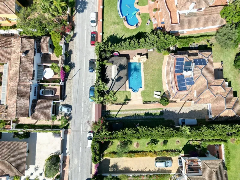 Immaculately presented 4 bedroom villa on the prestigious urbanisation of Mijas Golf.