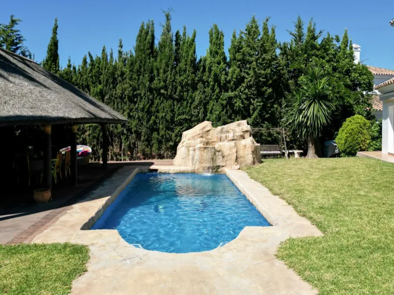 Immaculately presented 4 bedroom villa on the prestigious urbanisation of Mijas Golf.