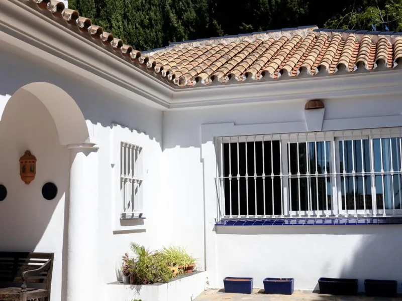 Immaculately presented 4 bedroom villa on the prestigious urbanisation of Mijas Golf.
