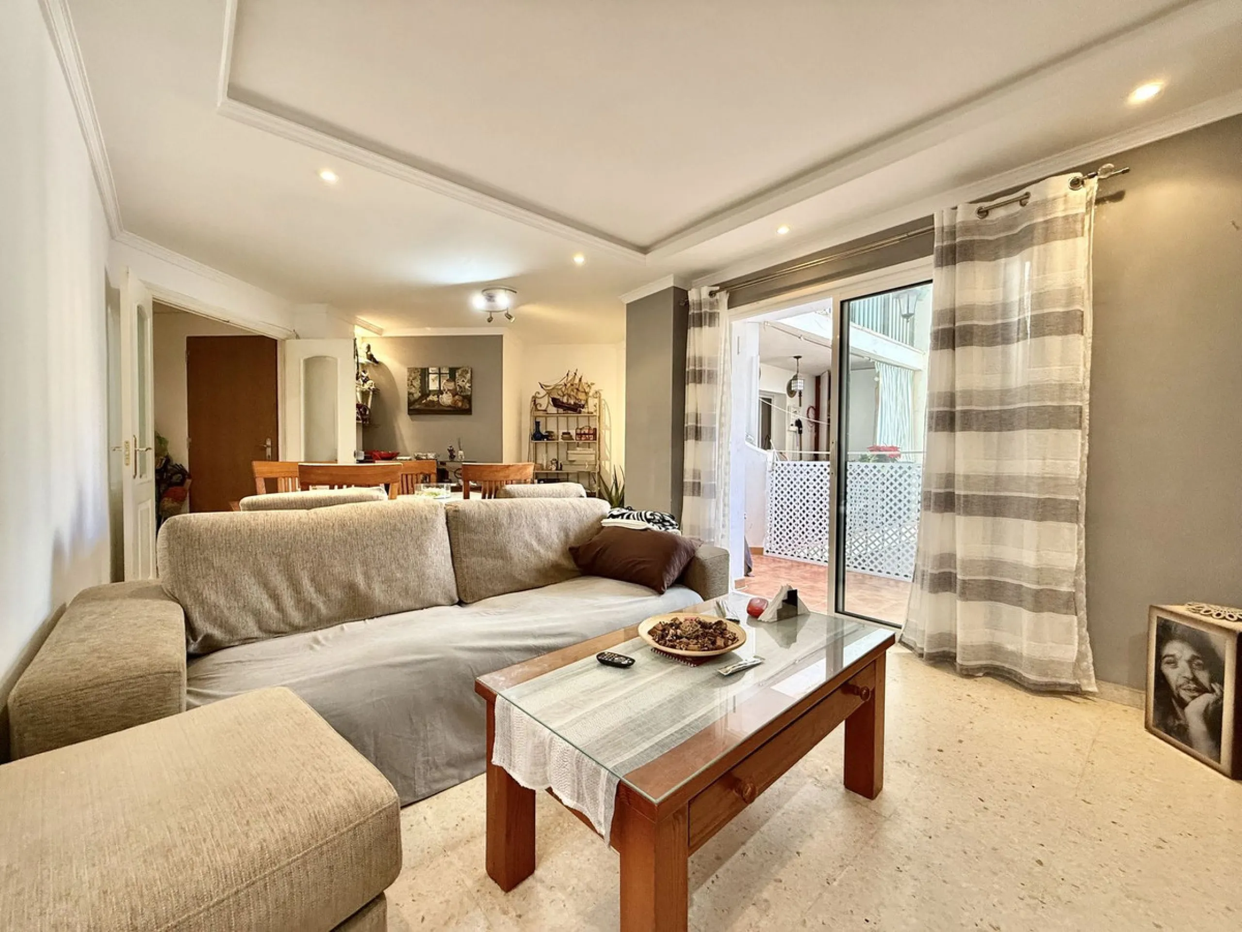 Apartment - Middle Floor Apartment в продаже в Marbella, Málaga. В доме 3 спален и 1 ванных комнат. Площадь дома 95 м²
