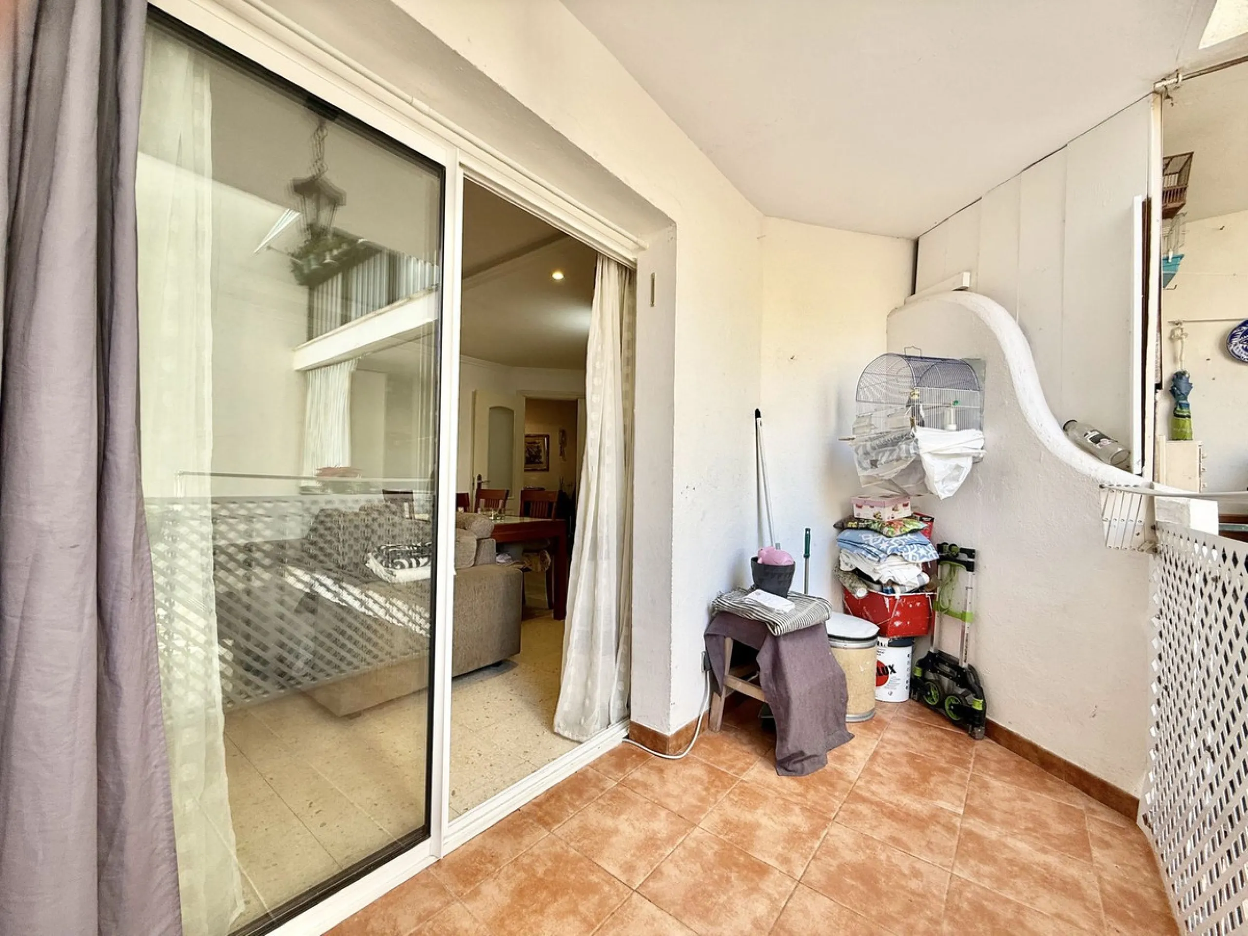 Apartment - Middle Floor Apartment в продаже в Marbella, Málaga. В доме 3 спален и 1 ванных комнат. Площадь дома 95 м²