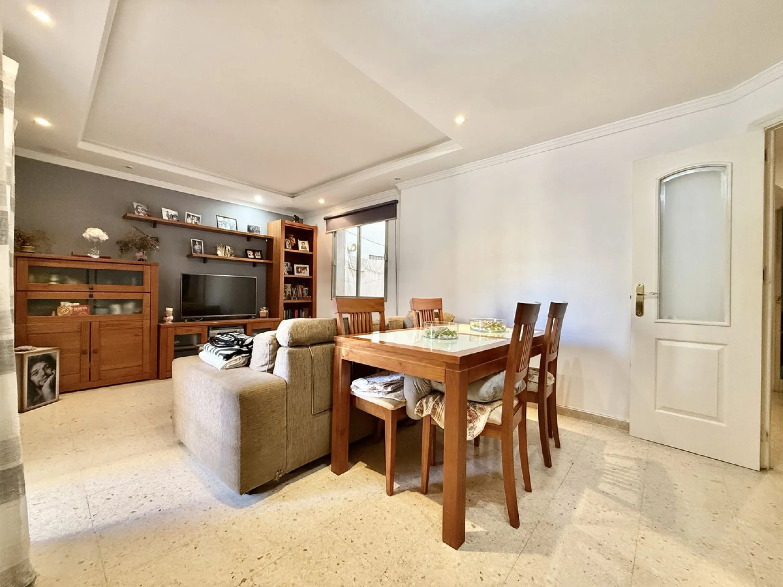 Apartment - Middle Floor Apartment в продаже в Marbella, Málaga. В доме 3 спален и 1 ванных комнат. Площадь дома 95 м²