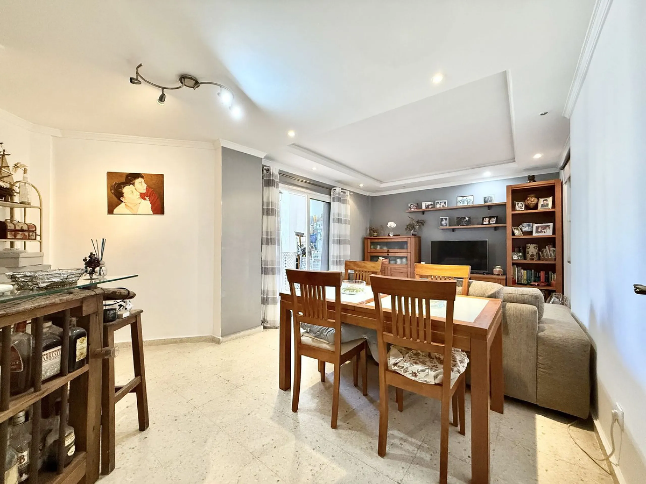 Apartment - Middle Floor Apartment в продаже в Marbella, Málaga. В доме 3 спален и 1 ванных комнат. Площадь дома 95 м²