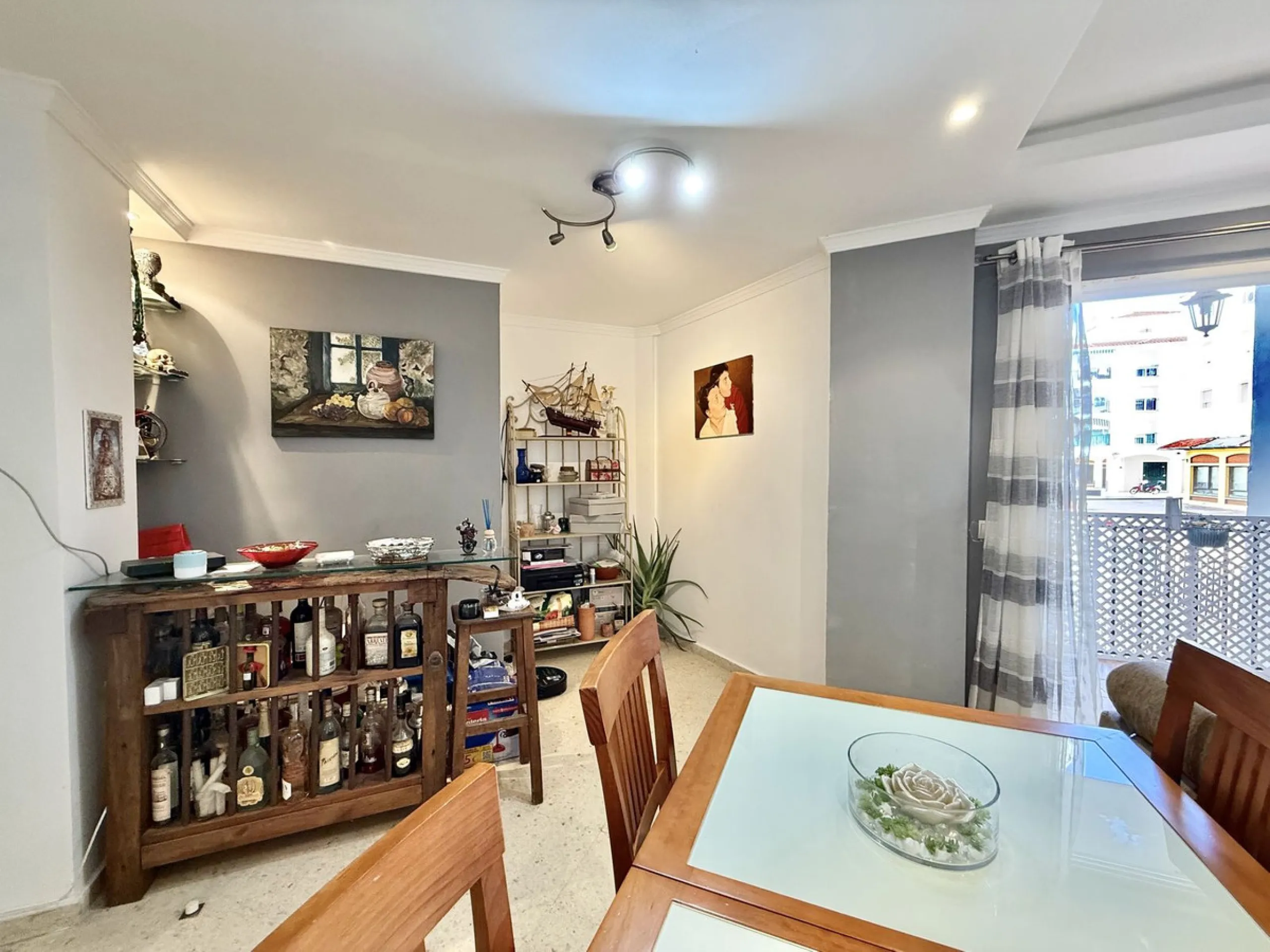 Apartment - Middle Floor Apartment в продаже в Marbella, Málaga. В доме 3 спален и 1 ванных комнат. Площадь дома 95 м²