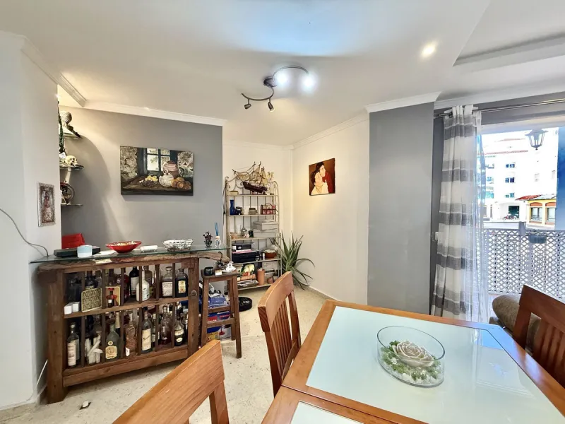 Apartment - Middle Floor Apartment в продаже в Marbella, Málaga. В доме 3 спален и 1 ванных комнат. Площадь дома 95 м²