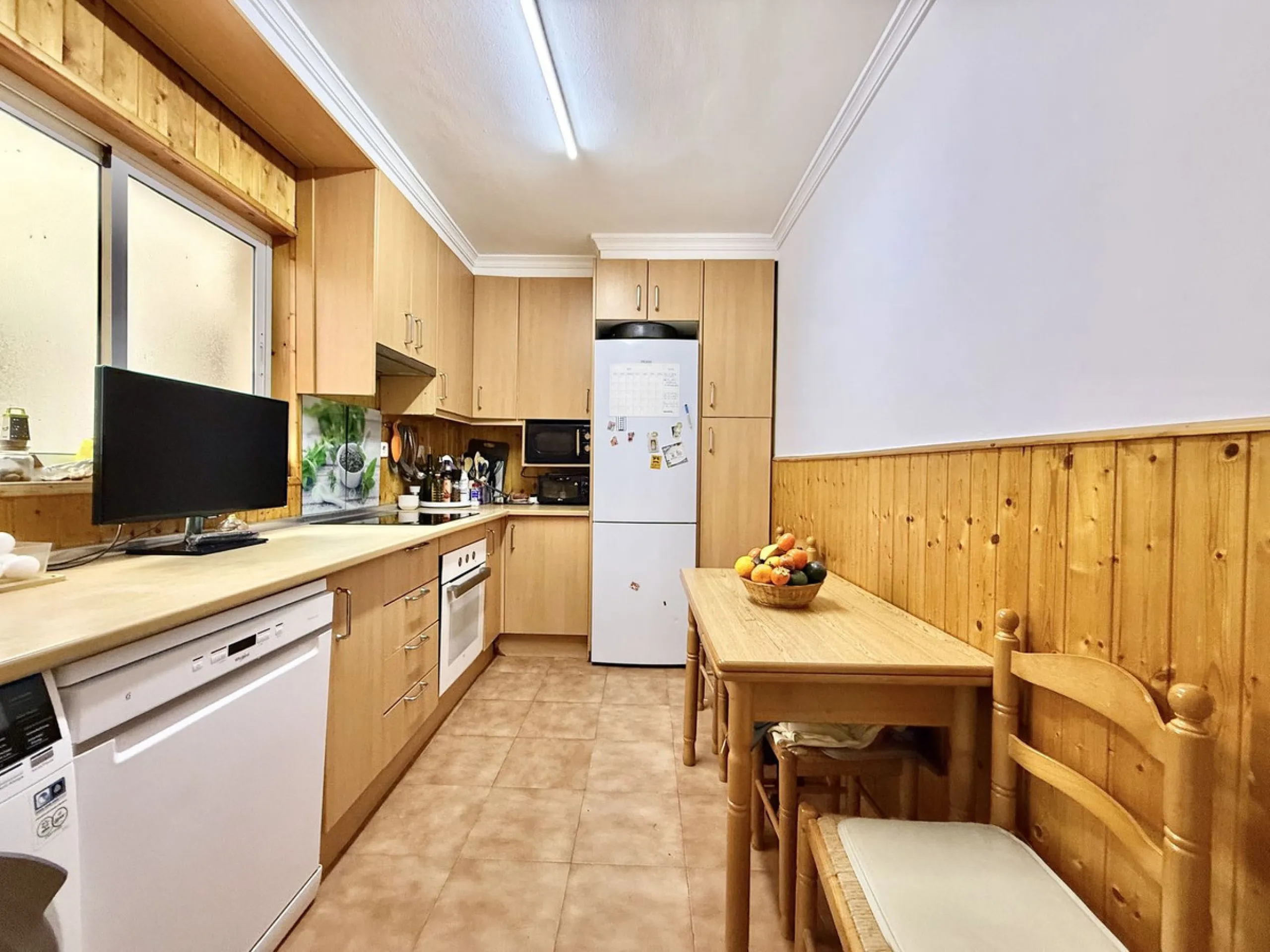 Apartment - Middle Floor Apartment в продаже в Marbella, Málaga. В доме 3 спален и 1 ванных комнат. Площадь дома 95 м²