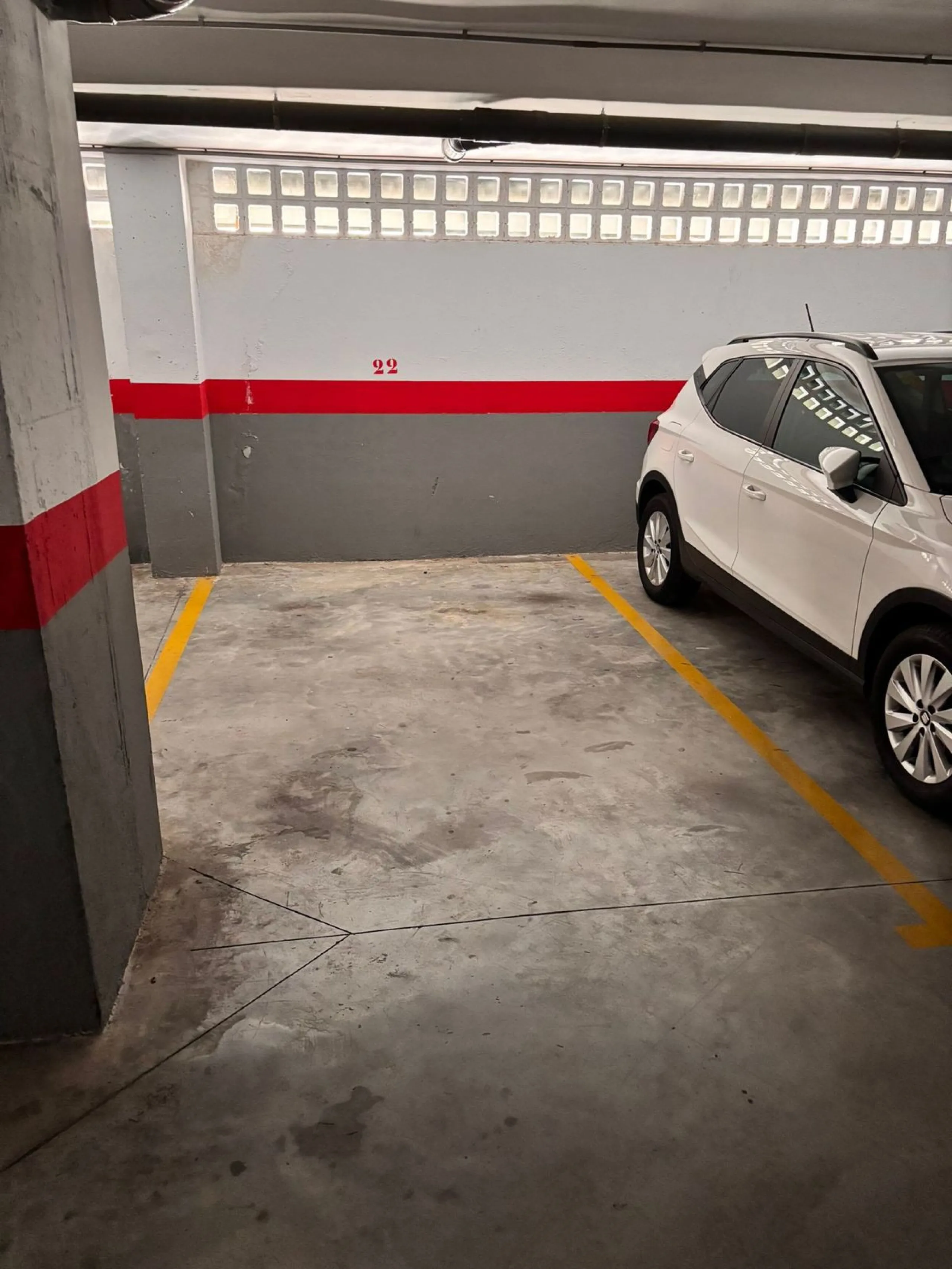 Bright Apartment with Terrace, Heated Pool and Garage in a Private Residential Complex