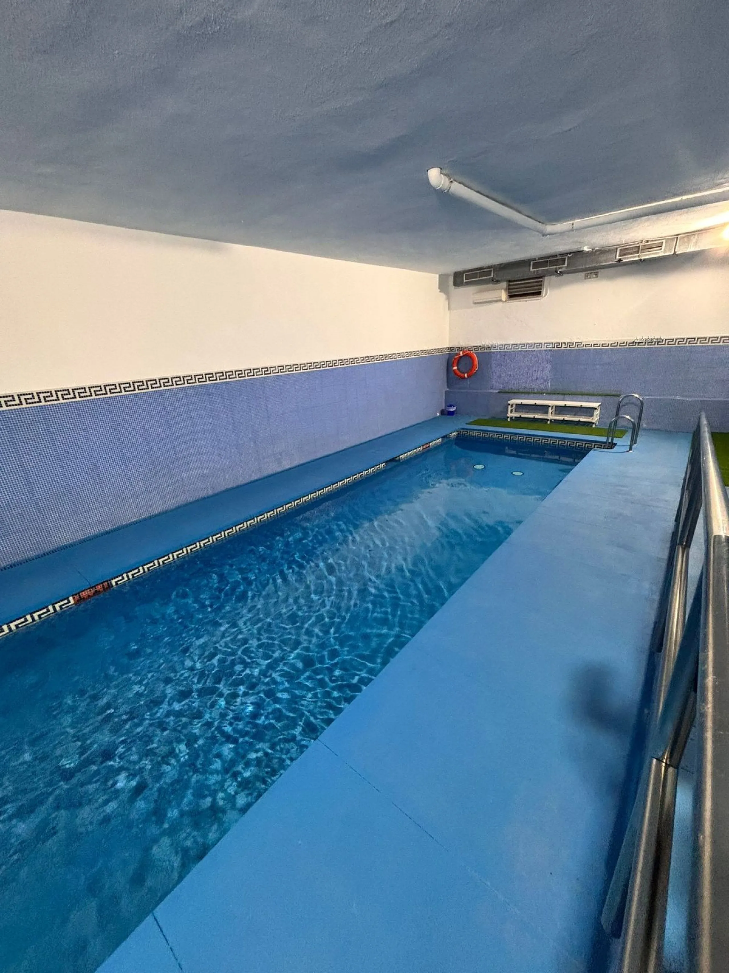Bright Apartment with Terrace, Heated Pool and Garage in a Private Residential Complex