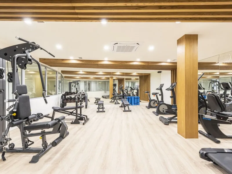 Fantastic Penthouse with Solarium & Panoramic Sea Views Over Calanova Golf