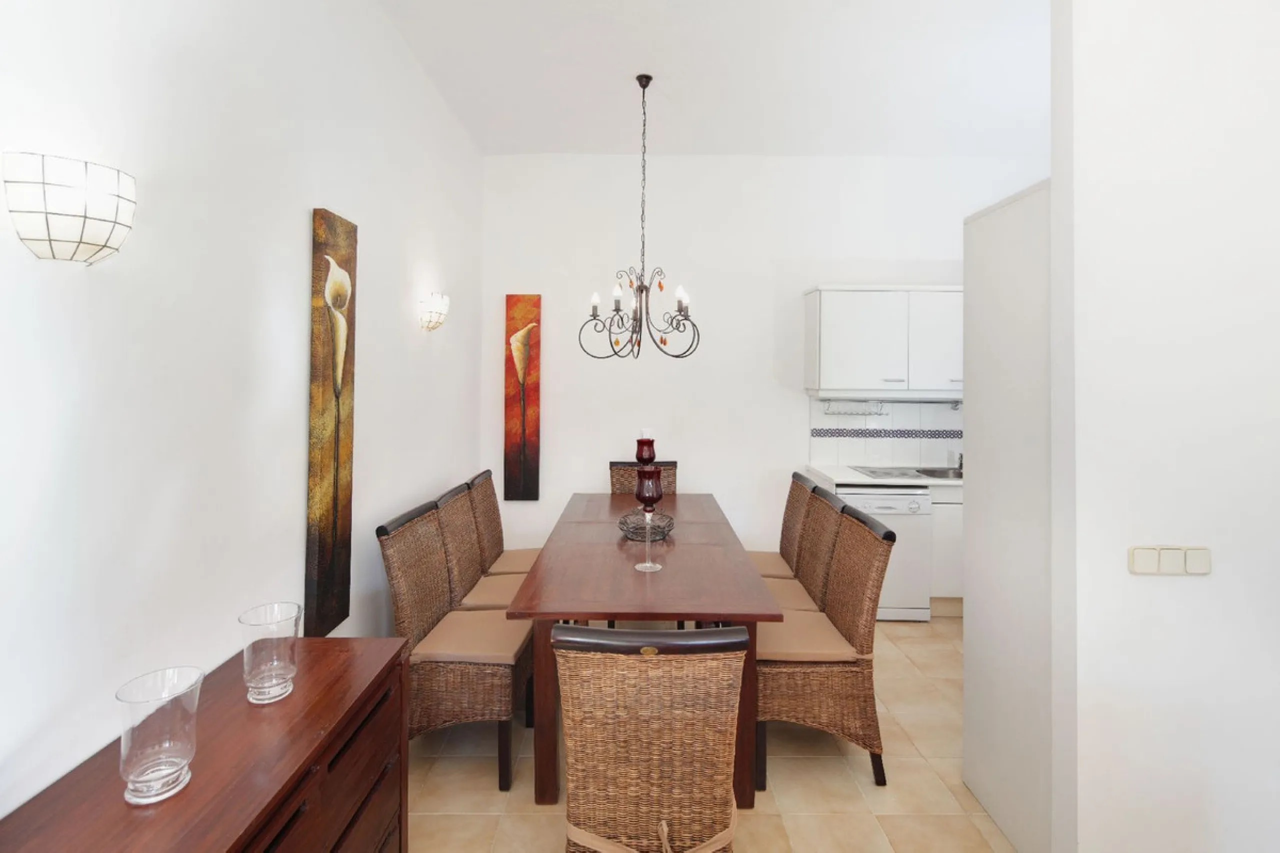 Lovely apartment with private garden, in Atalaya close to Diana Park.