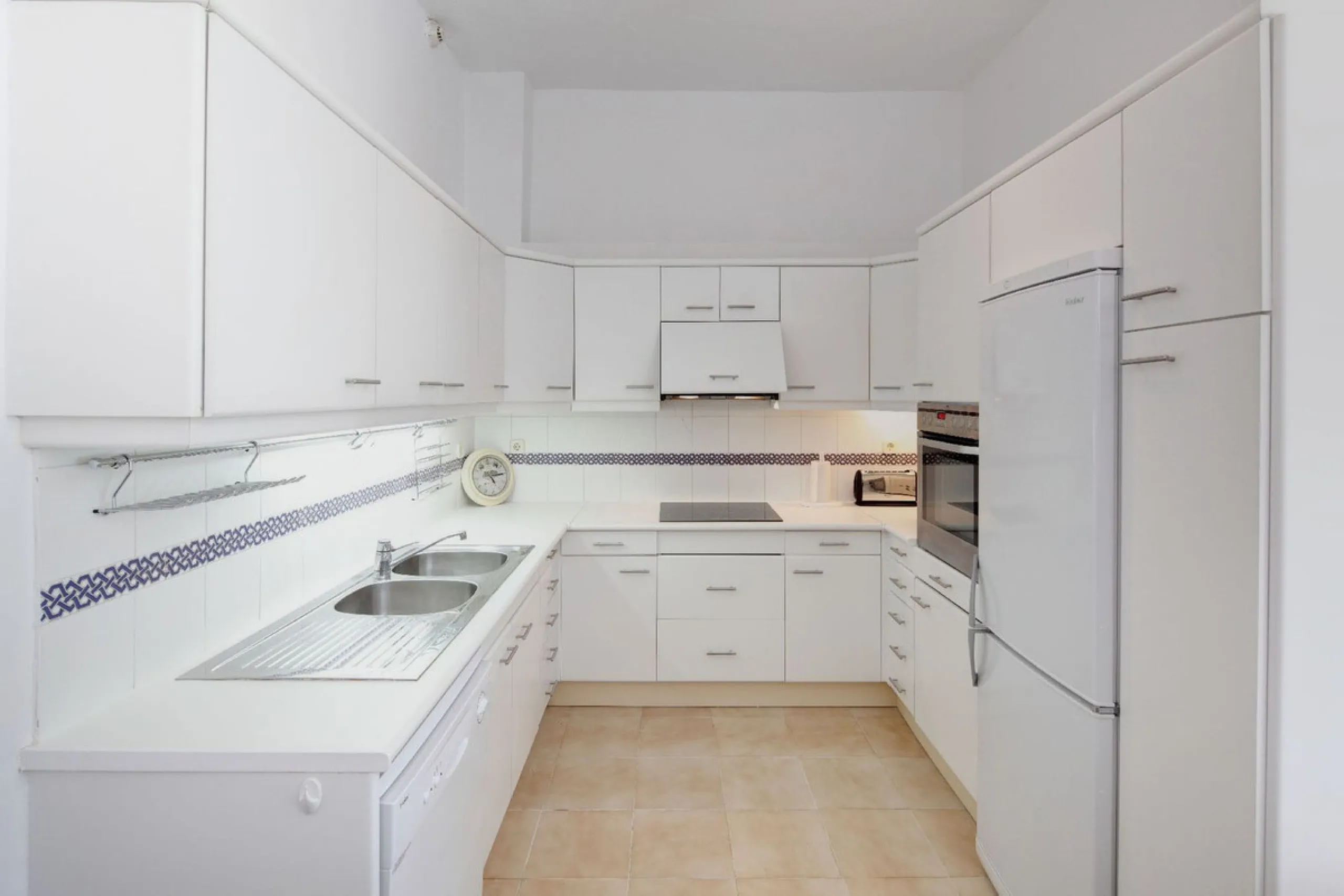 Lovely apartment with private garden, in Atalaya close to Diana Park.