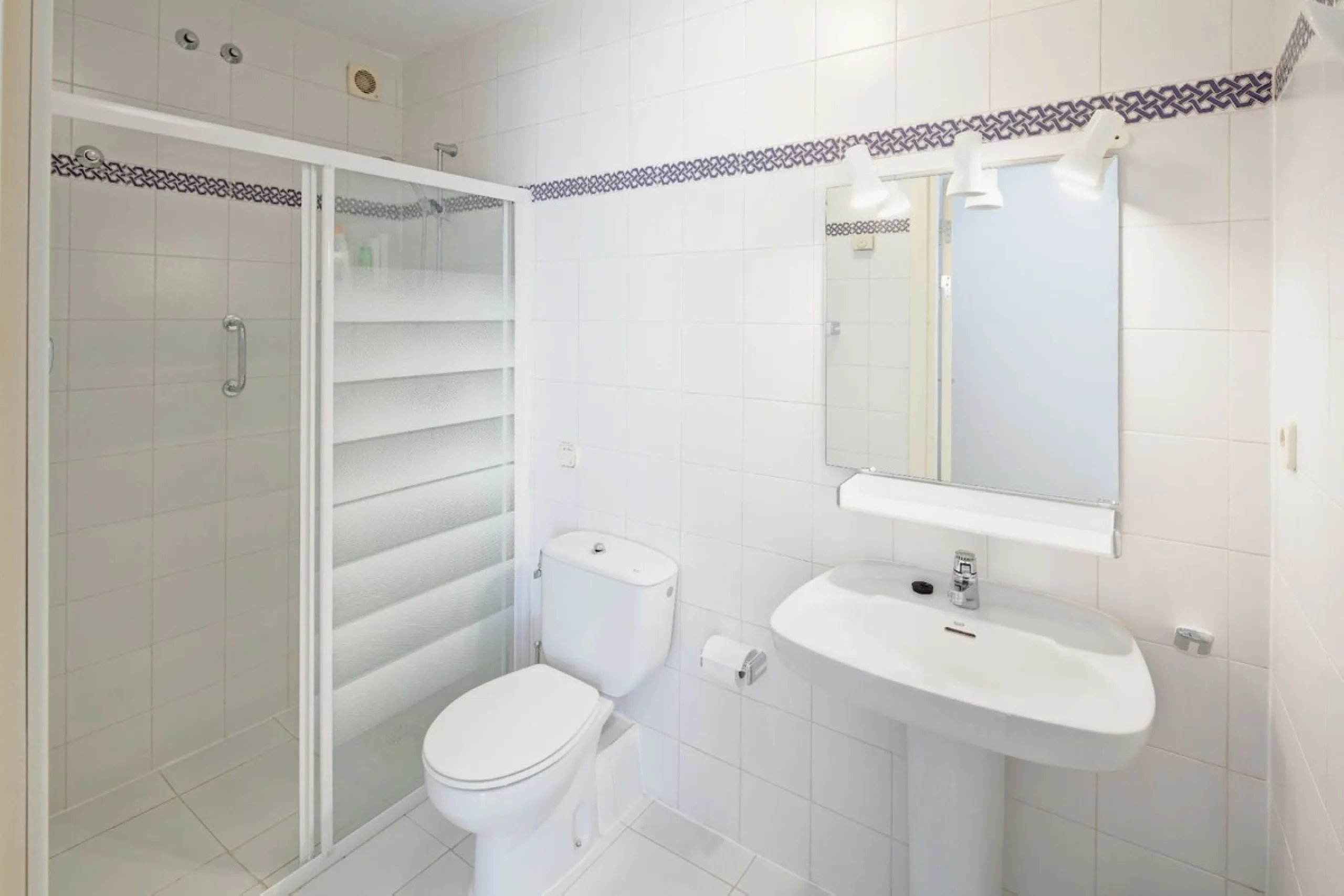Lovely apartment with private garden, in Atalaya close to Diana Park.