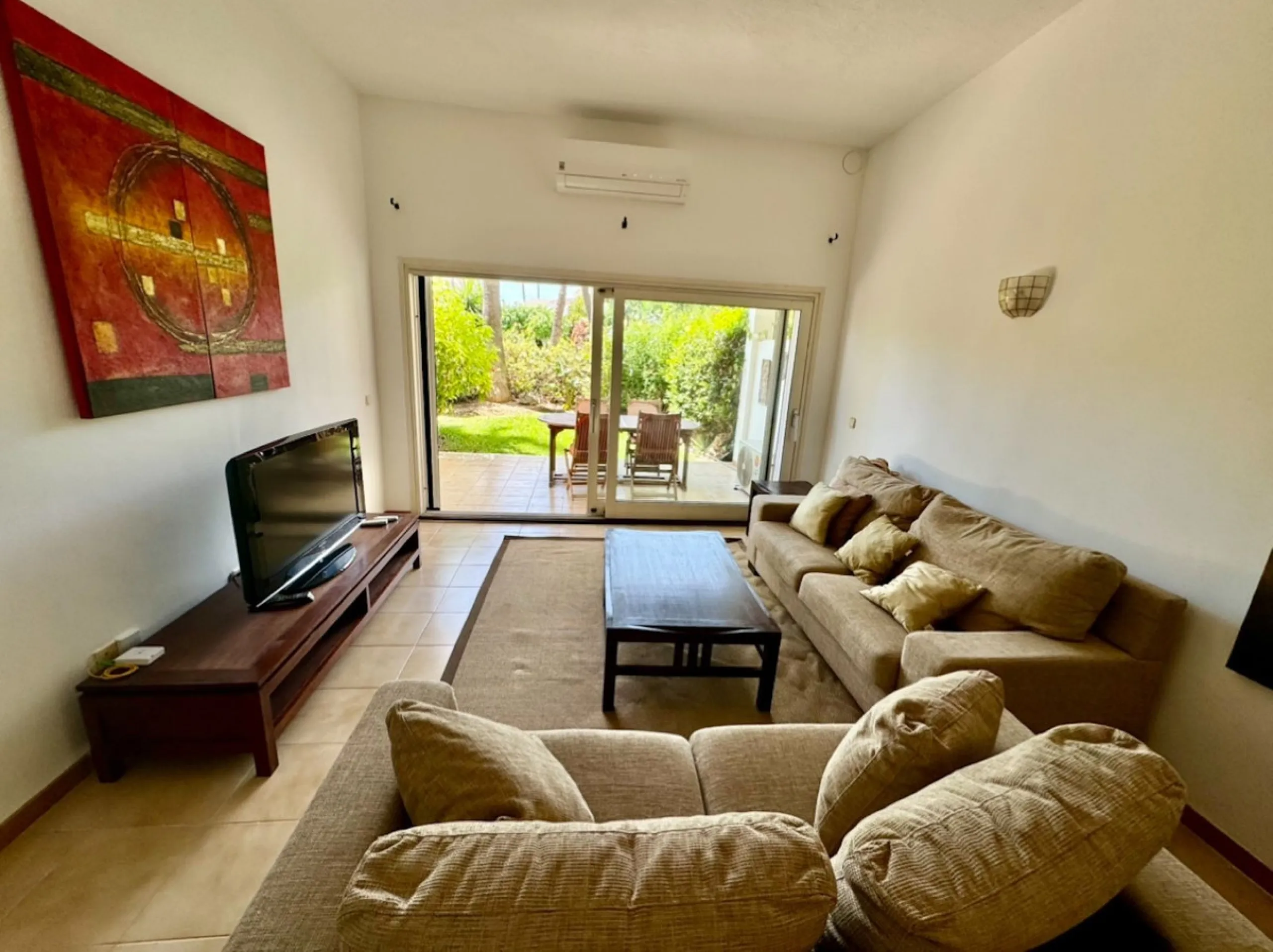 Lovely apartment with private garden, in Atalaya close to Diana Park.