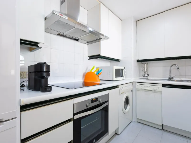 Turnkey Investment in Puerto Banús – 2-Bed Apartment with Tourist License