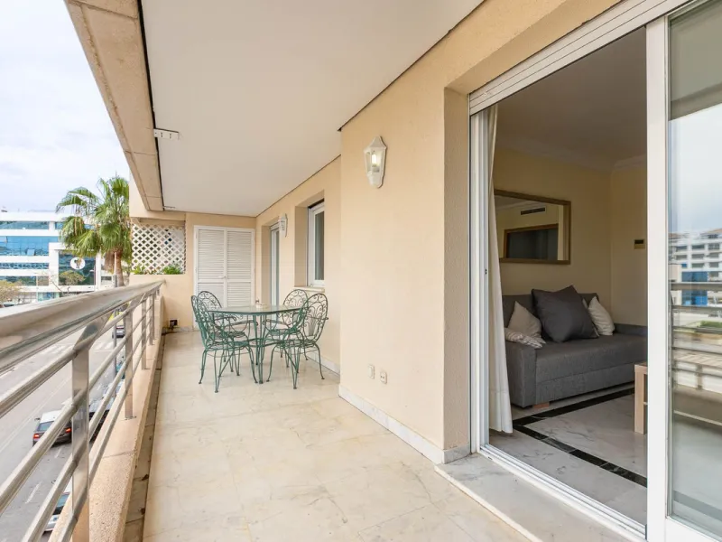 Turnkey Investment in Puerto Banús – 2-Bed Apartment with Tourist License