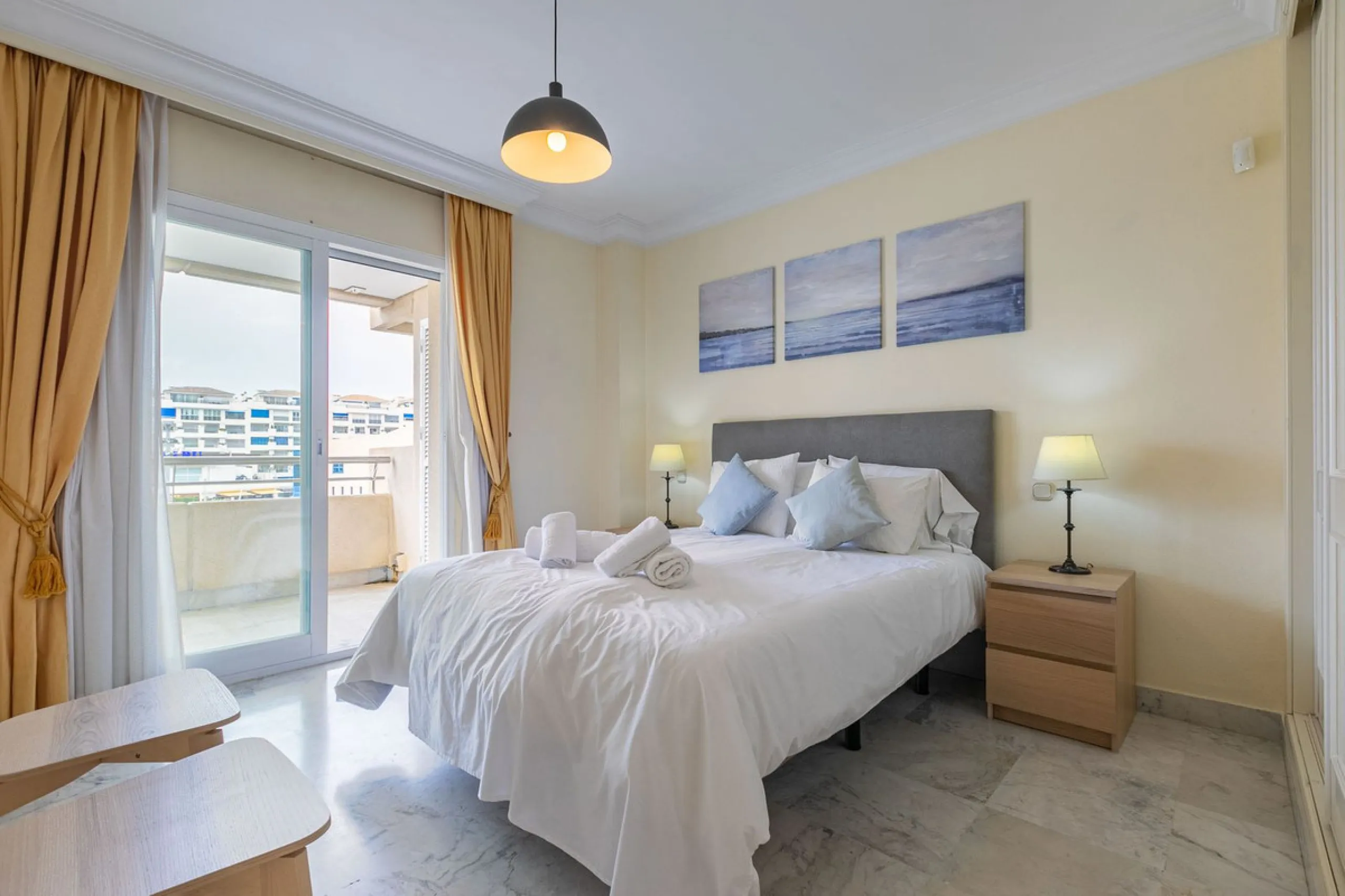 Turnkey Investment in Puerto Banús – 2-Bed Apartment with Tourist License