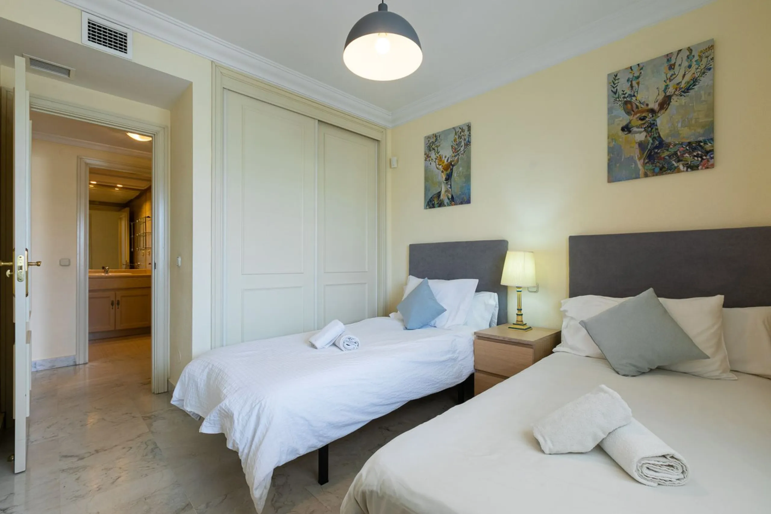 Turnkey Investment in Puerto Banús – 2-Bed Apartment with Tourist License