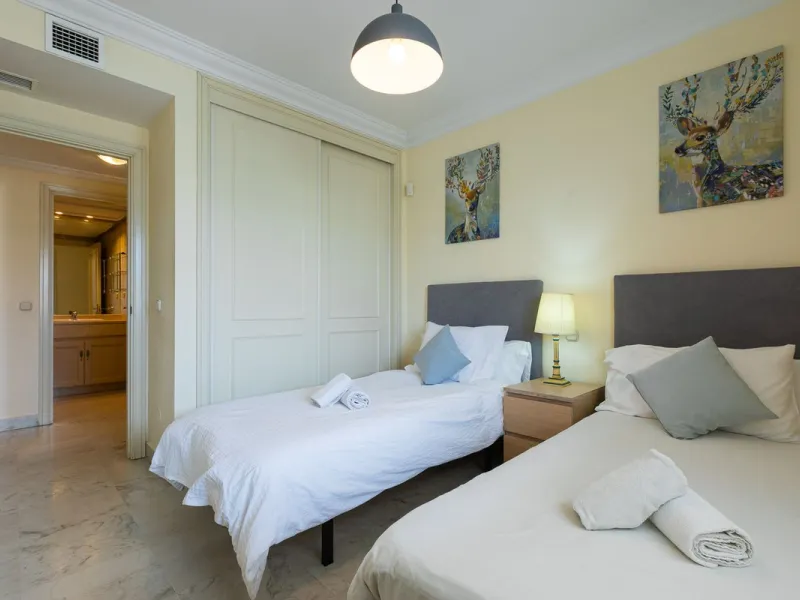 Turnkey Investment in Puerto Banús – 2-Bed Apartment with Tourist License