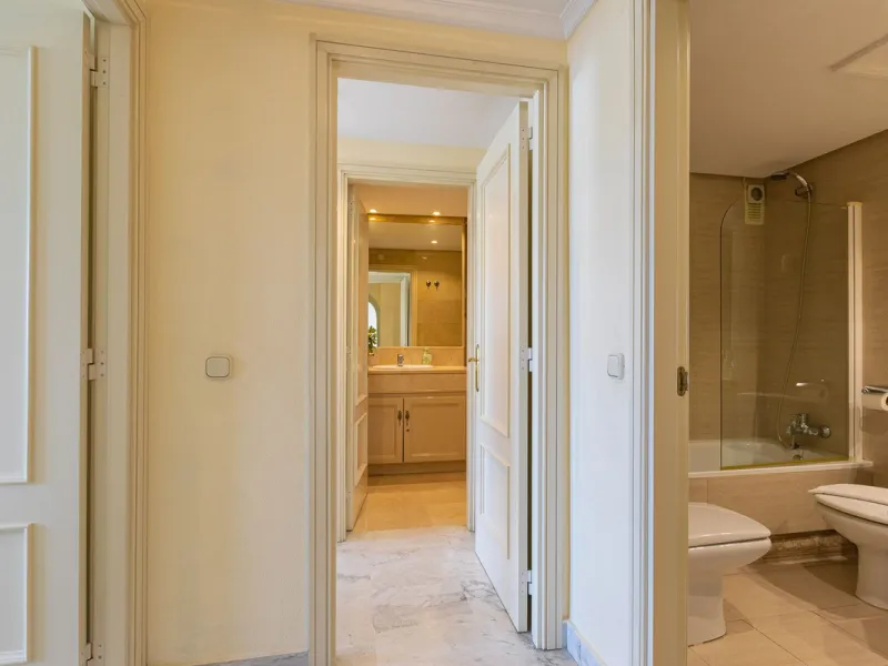 Turnkey Investment in Puerto Banús – 2-Bed Apartment with Tourist License
