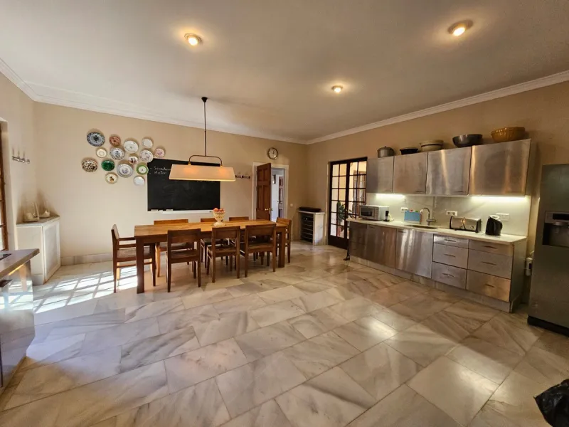 House - Detached Villa в продаже в Ronda, Málaga. В доме 6 спален и 6 ванных комнат. Площадь дома 2250 м². Площадь участка 240000 м²