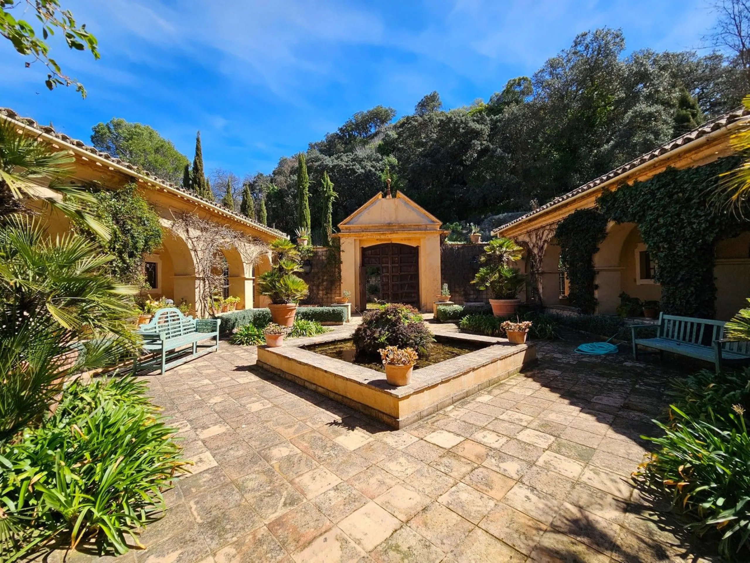 House - Detached Villa в продаже в Ronda, Málaga. В доме 6 спален и 6 ванных комнат. Площадь дома 2250 м². Площадь участка 240000 м²
