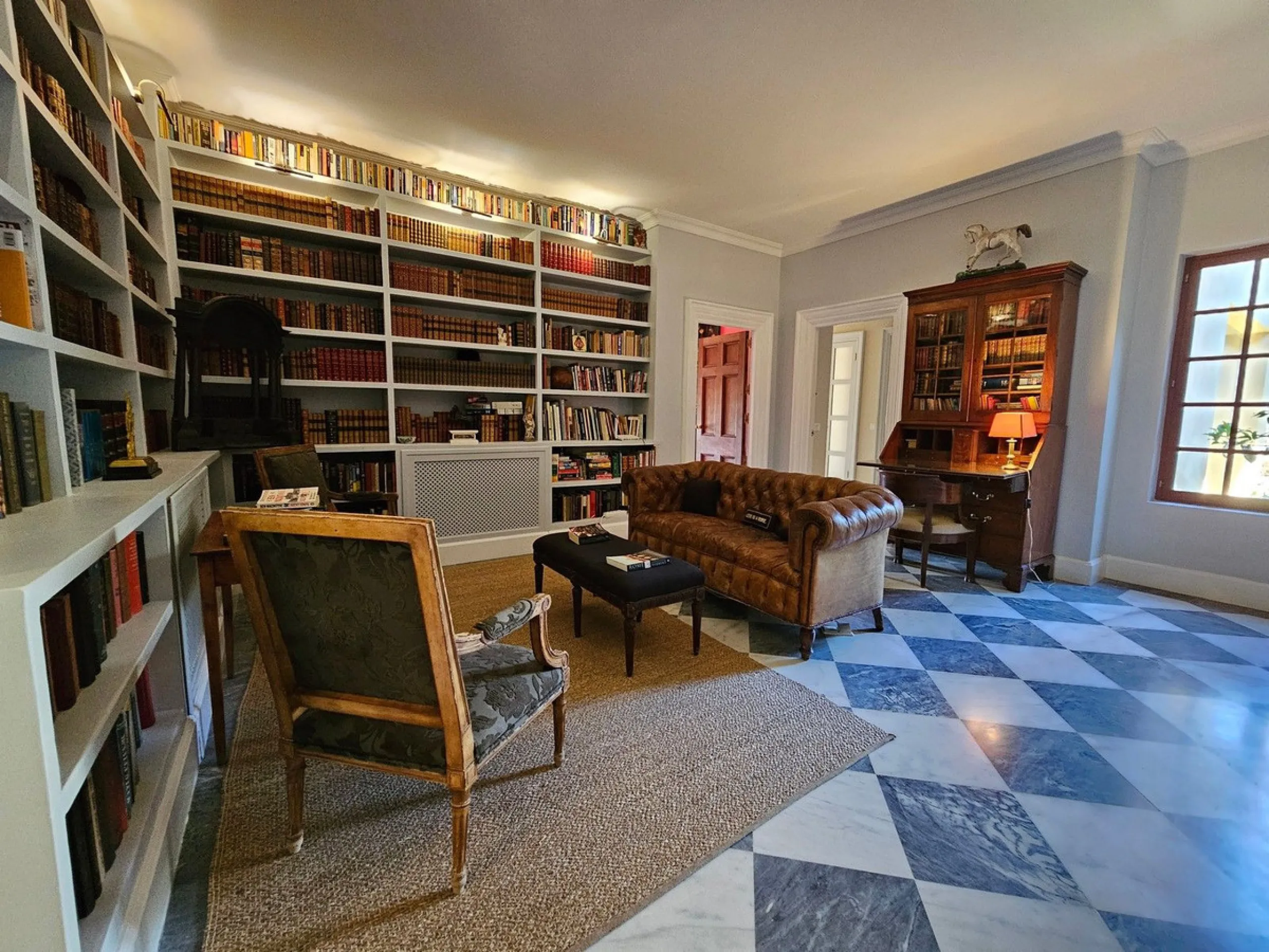 House - Detached Villa в продаже в Ronda, Málaga. В доме 6 спален и 6 ванных комнат. Площадь дома 2250 м². Площадь участка 240000 м²