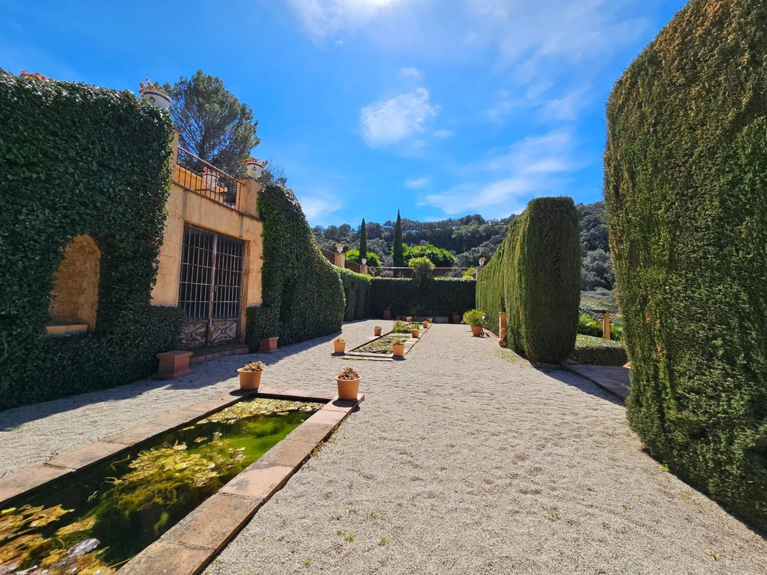 House - Detached Villa в продаже в Ronda, Málaga. В доме 6 спален и 6 ванных комнат. Площадь дома 2250 м². Площадь участка 240000 м²