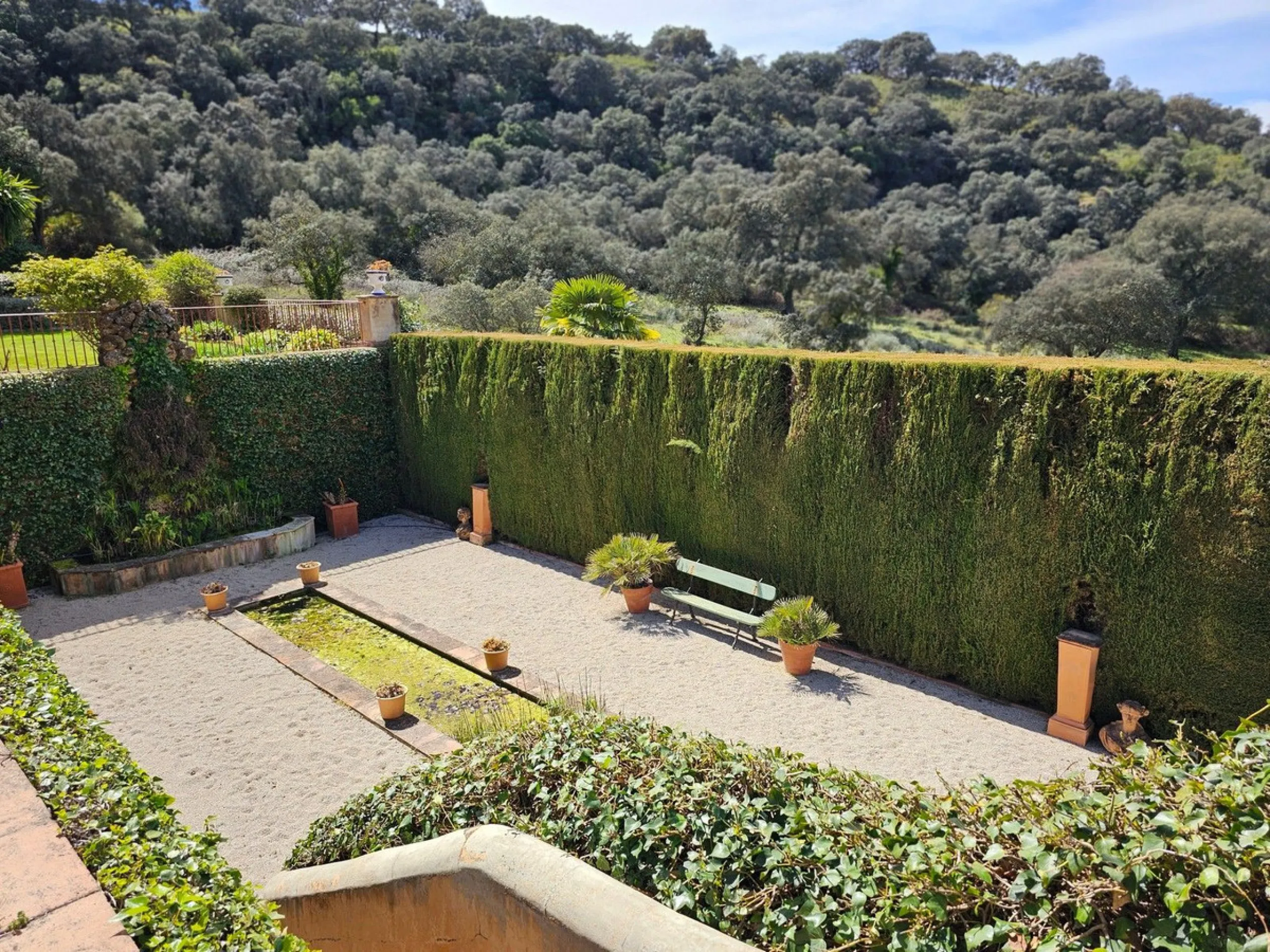 House - Detached Villa в продаже в Ronda, Málaga. В доме 6 спален и 6 ванных комнат. Площадь дома 2250 м². Площадь участка 240000 м²