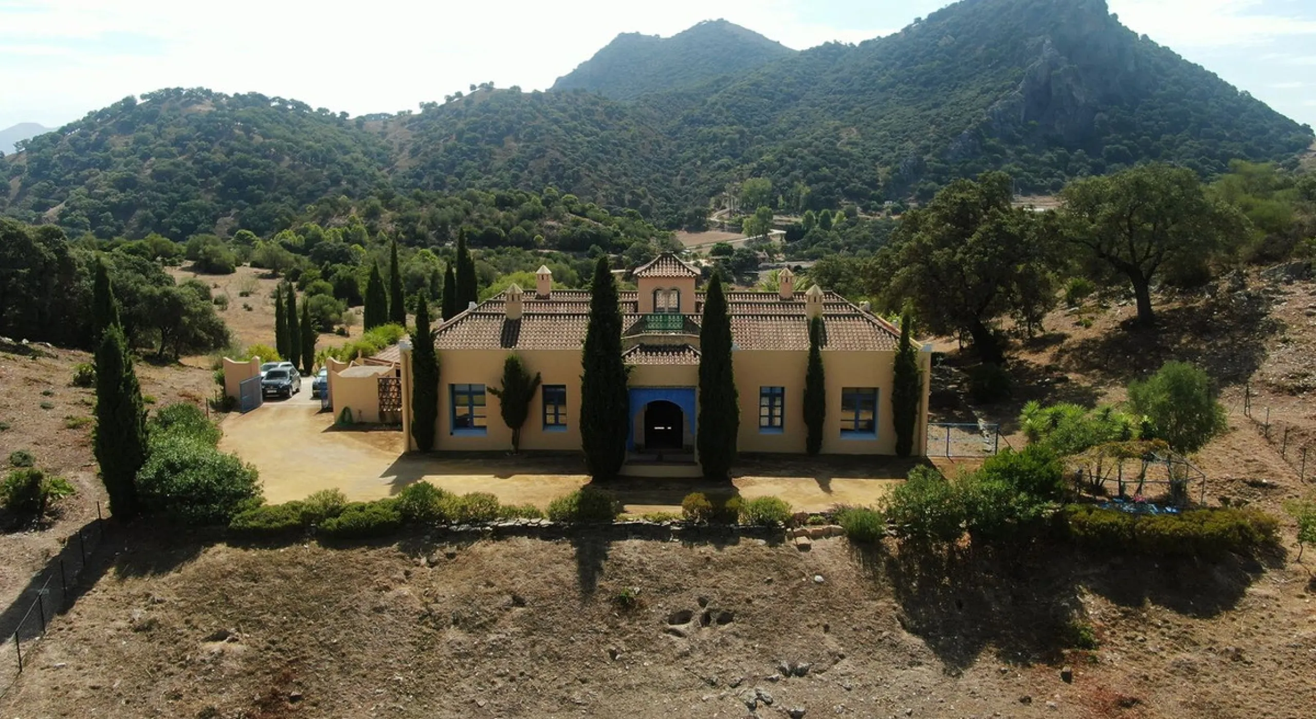 Amidst the captivating landscapes of Andalusia, Southern Spain, this charming country villa draws inspiration from traditional Andalusian architecture. Situated near the picturesque village of Gaucin, this exceptional property offers a unique blend of tra