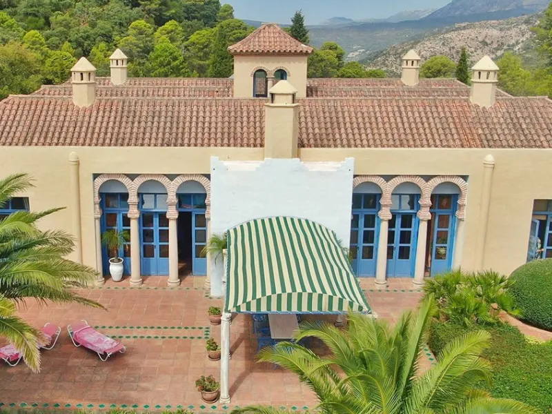 Amidst the captivating landscapes of Andalusia, Southern Spain, this charming country villa draws inspiration from traditional Andalusian architecture. Situated near the picturesque village of Gaucin, this exceptional property offers a unique blend of tra