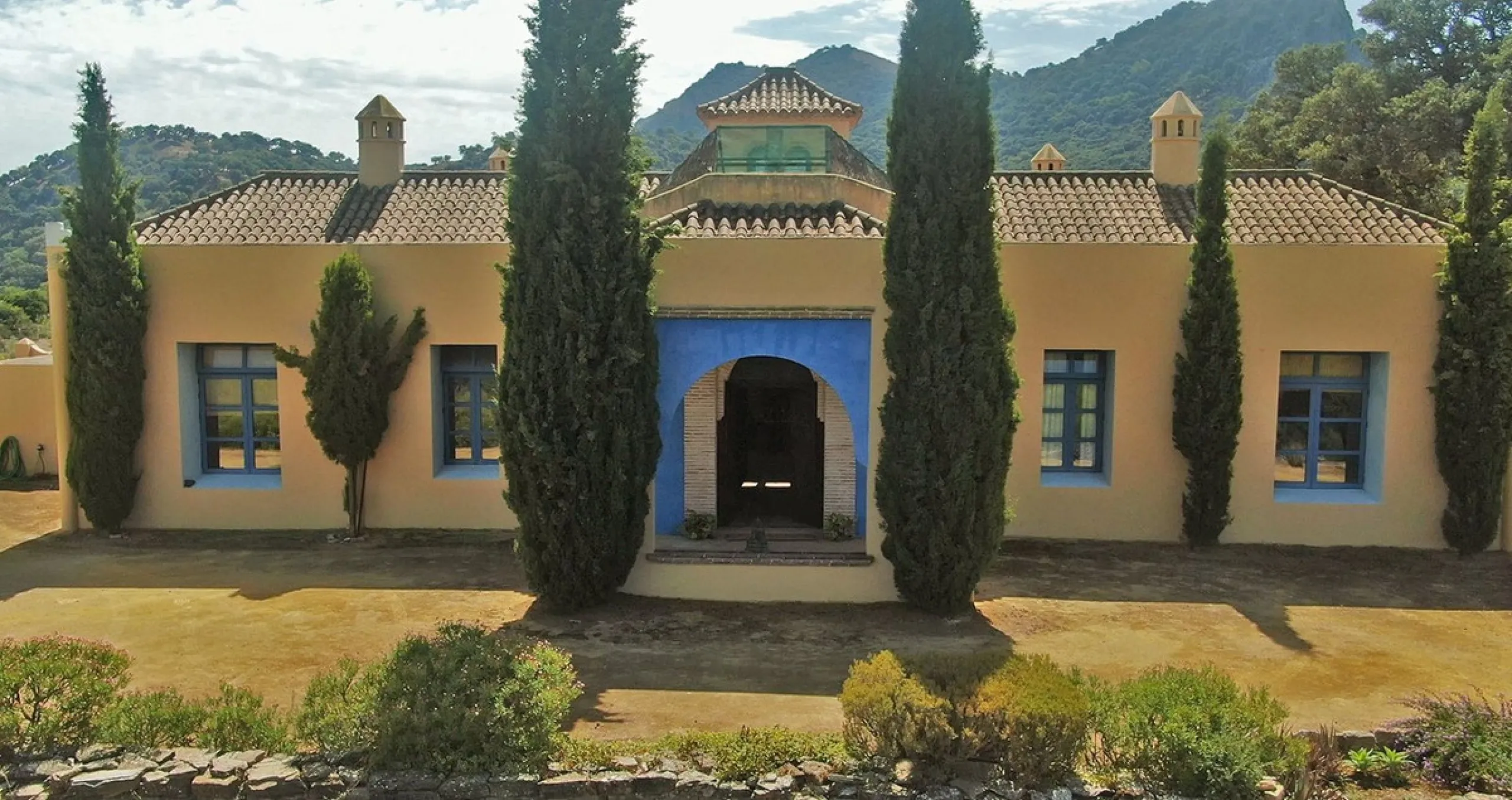 Amidst the captivating landscapes of Andalusia, Southern Spain, this charming country villa draws inspiration from traditional Andalusian architecture. Situated near the picturesque village of Gaucin, this exceptional property offers a unique blend of tra